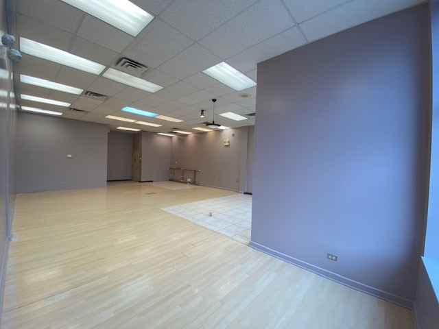 1675 N Milwaukee Avenue Property Photo 7