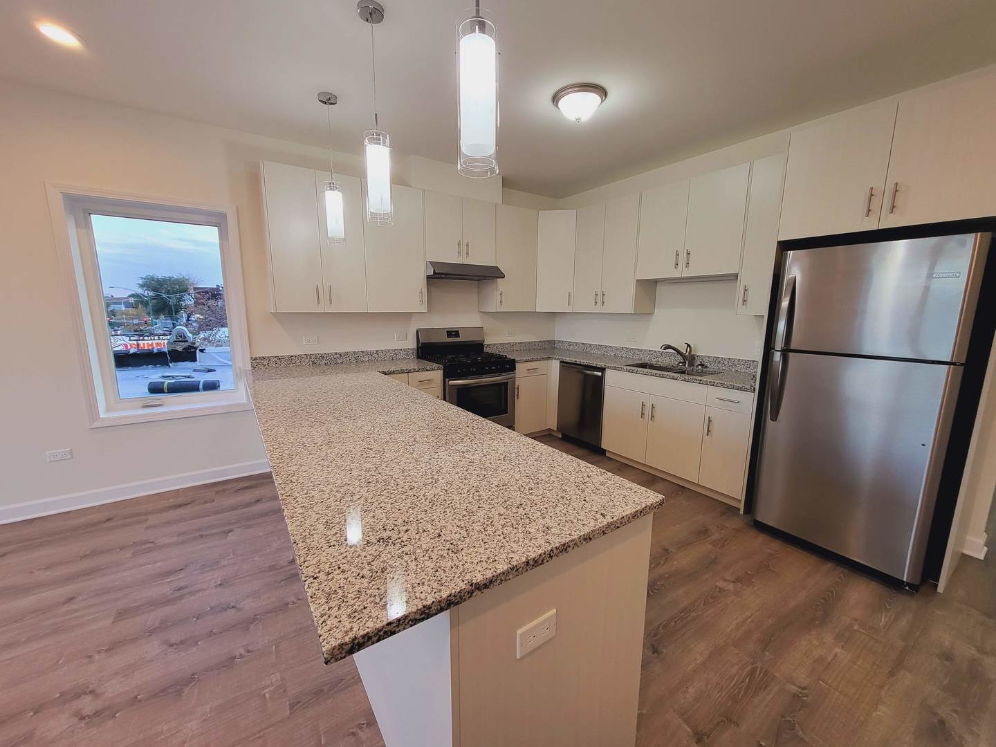 3595 S Archer Avenue 2c Property Photo 5