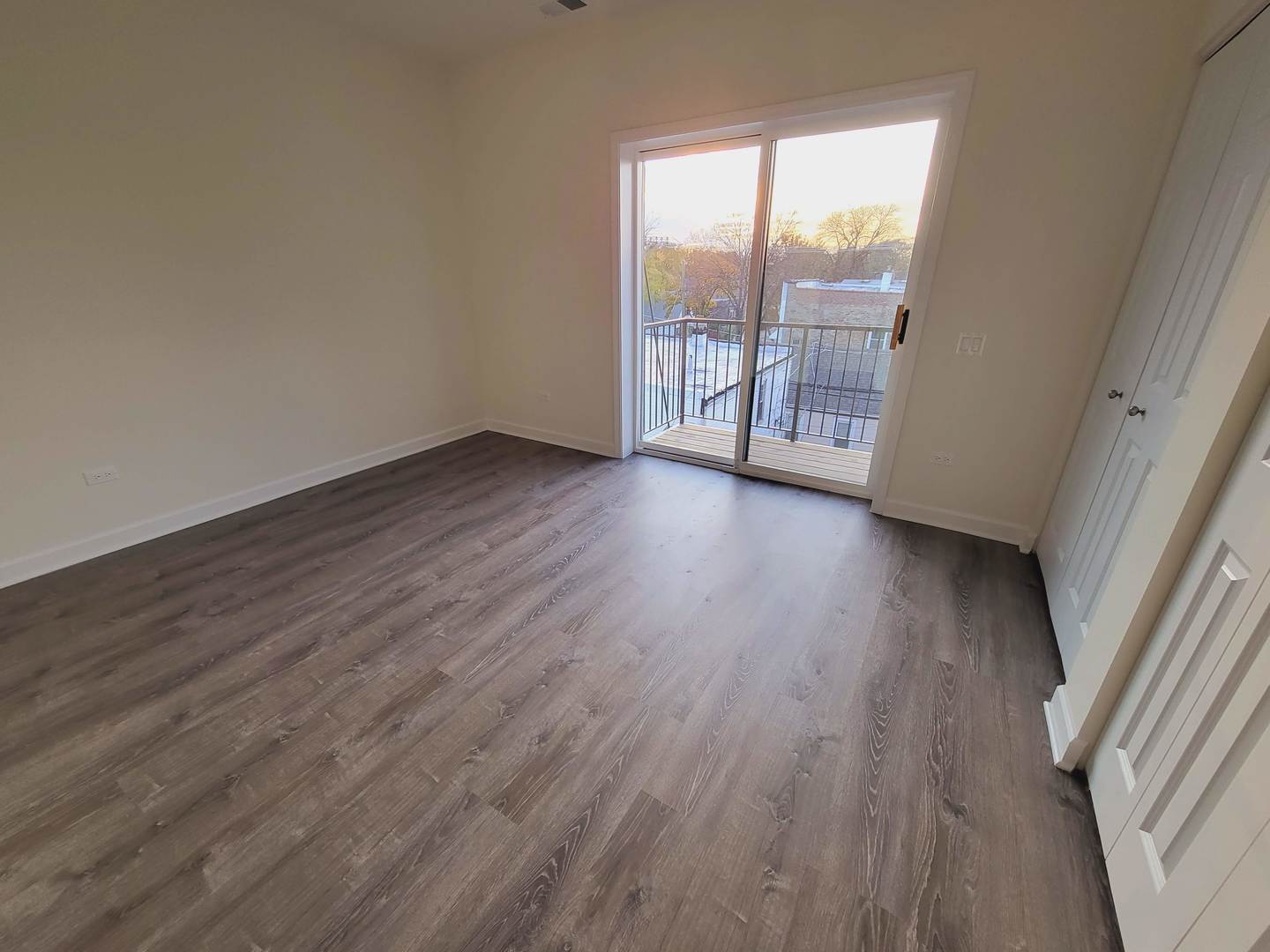 3595 S Archer Avenue 2c Property Photo 6