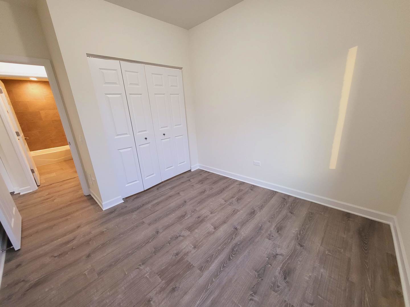 3595 S Archer Avenue 2c Property Photo 9