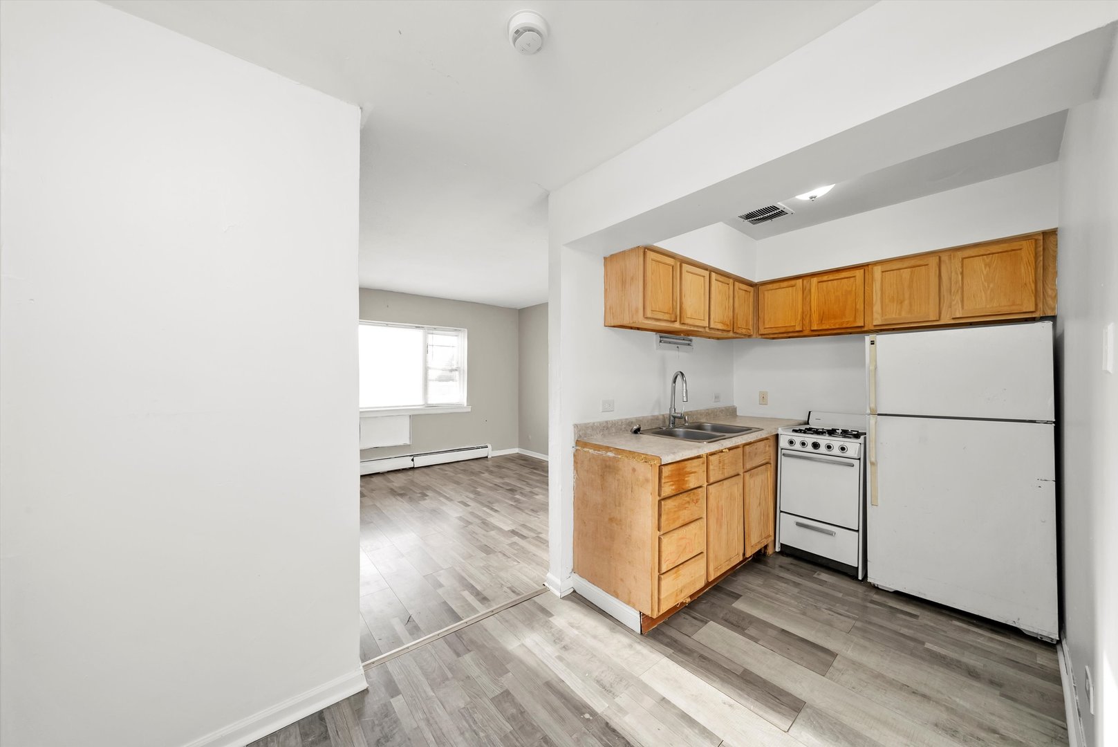 7854 S South Shore Drive 313 Property Photo 5