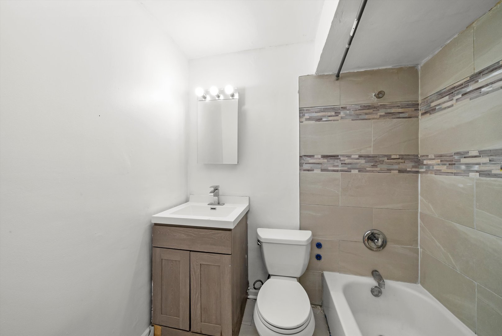 7854 S South Shore Drive 313 Property Photo 12