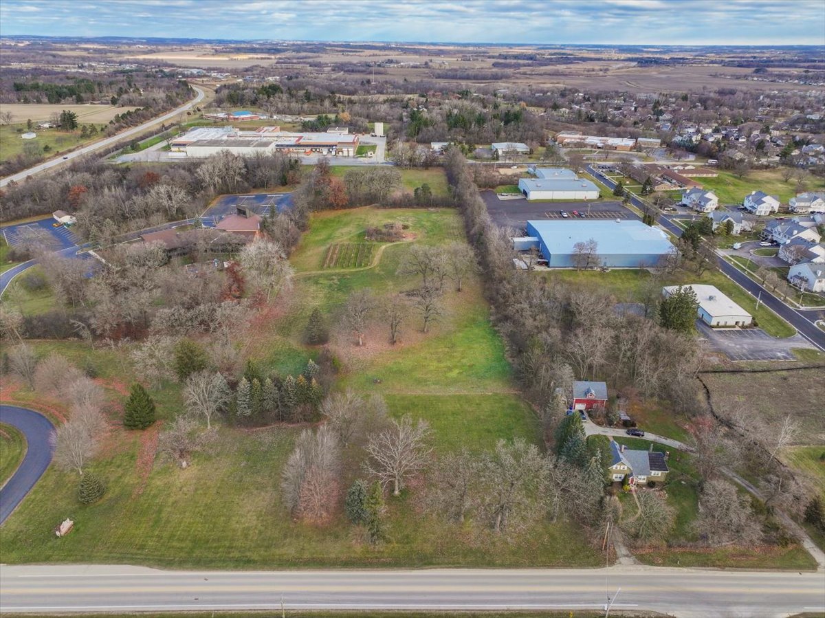 13902 Kishwaukee Valley Road Property Photo 7