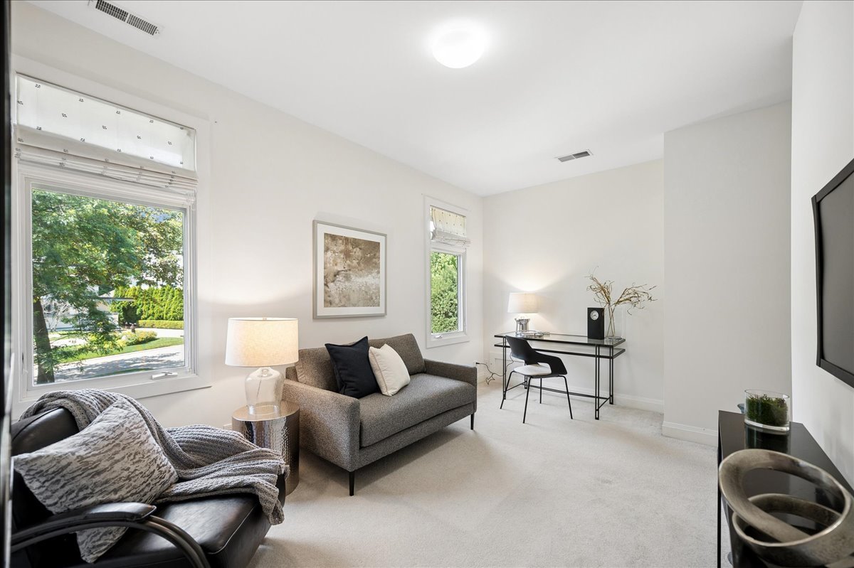 1035 Meadow Road Property Photo 18