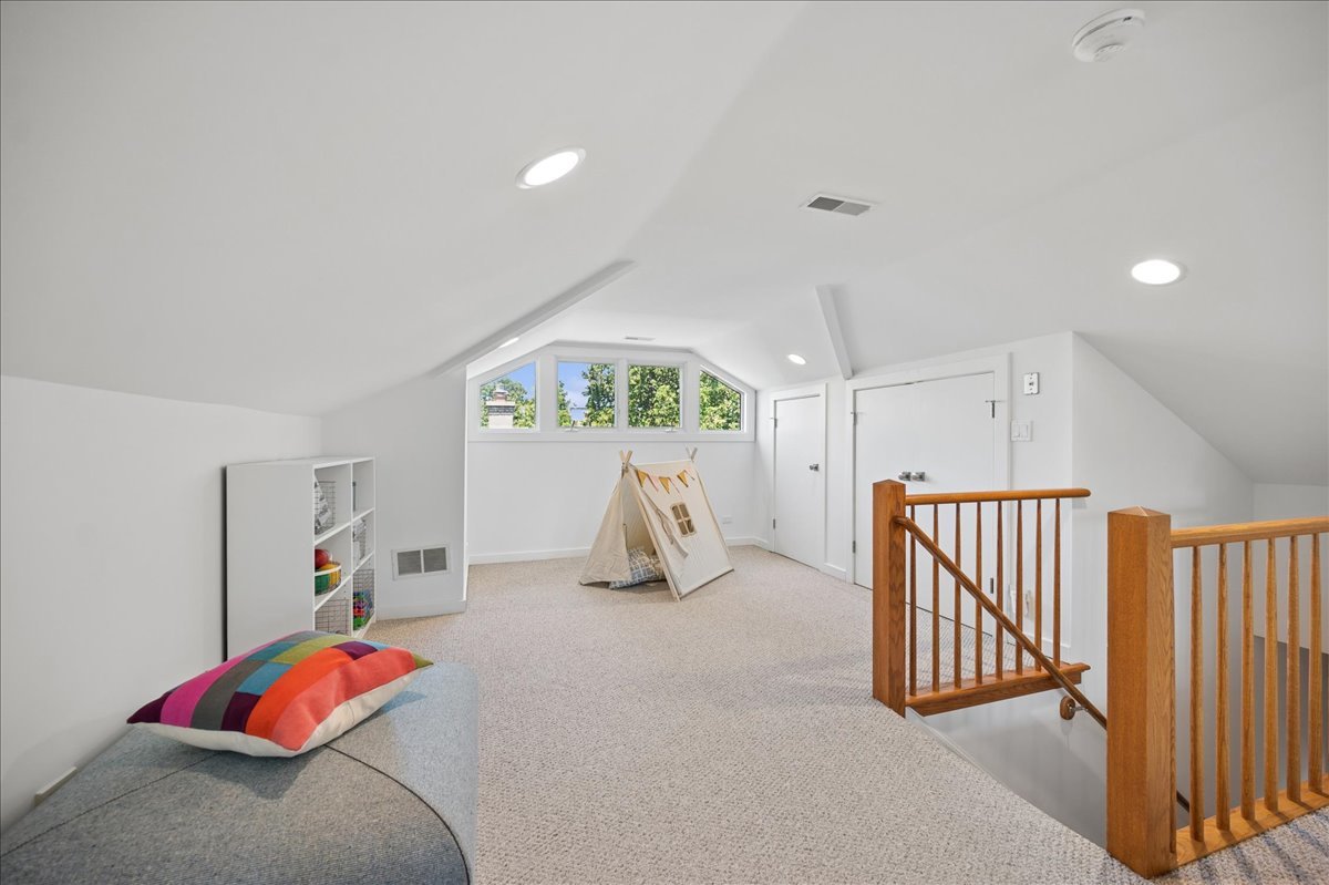 1035 Meadow Road Property Photo 28