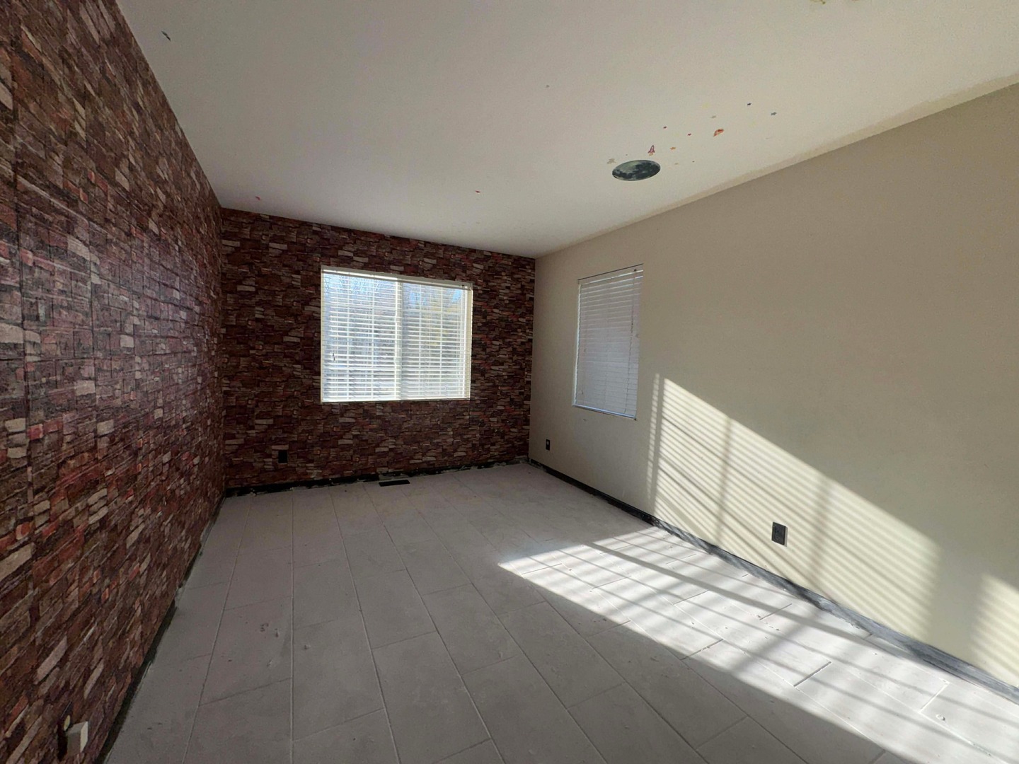 12531327 Property Photo 16