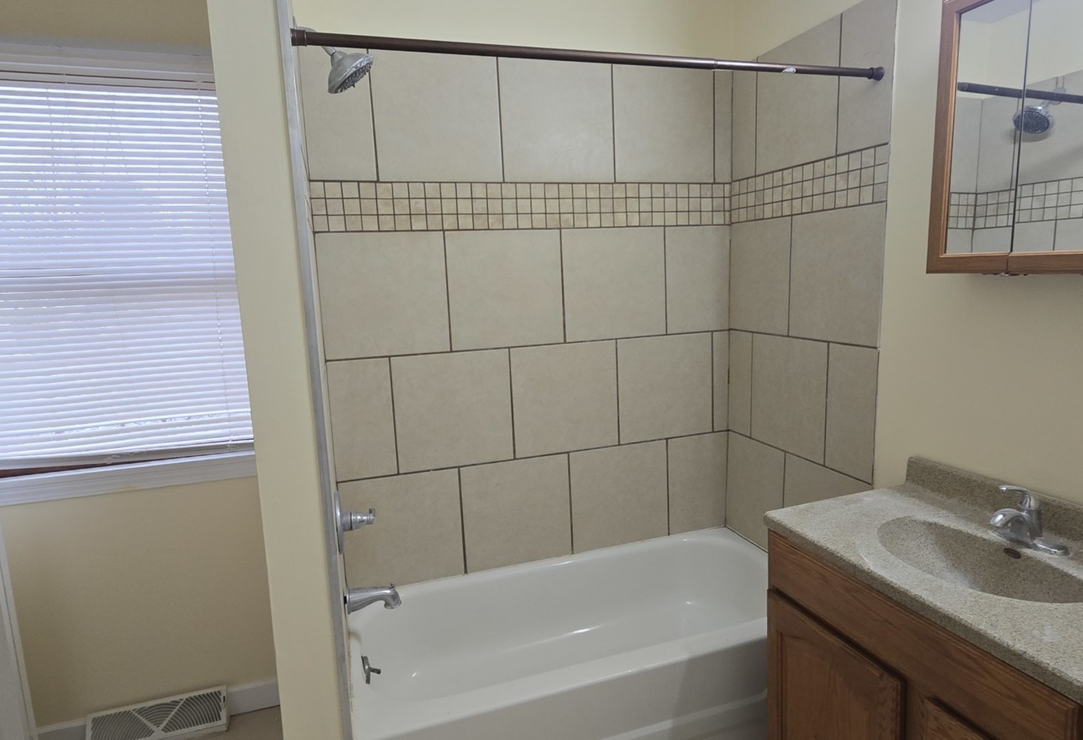 12531373 Property Photo 16