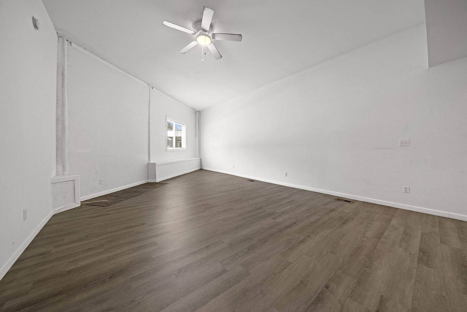909-911 Ridge Avenue Property Photo 8
