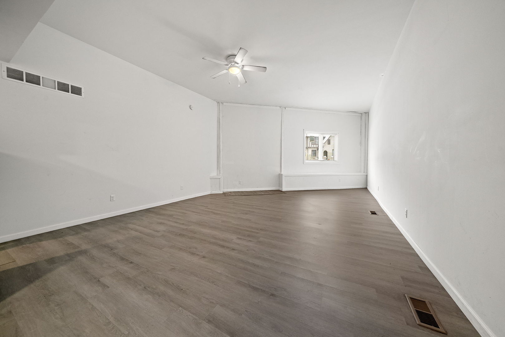 909-911 Ridge Avenue Property Photo 9