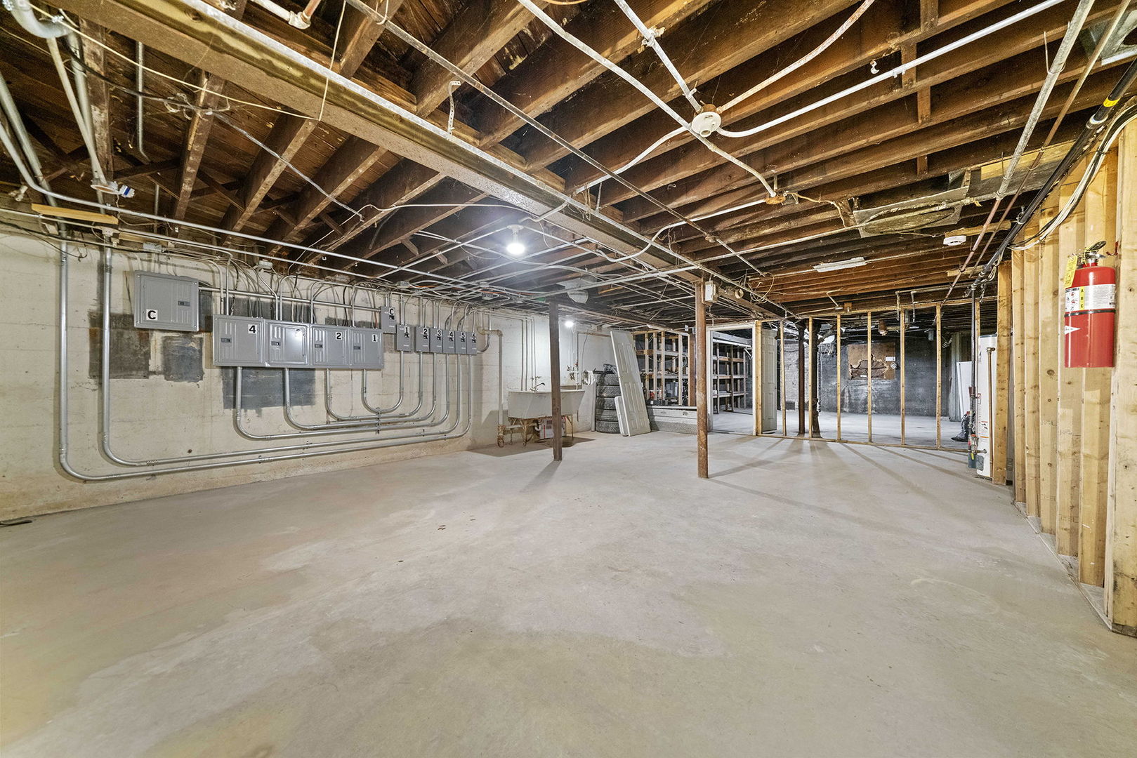 909-911 Ridge Avenue Property Photo 17