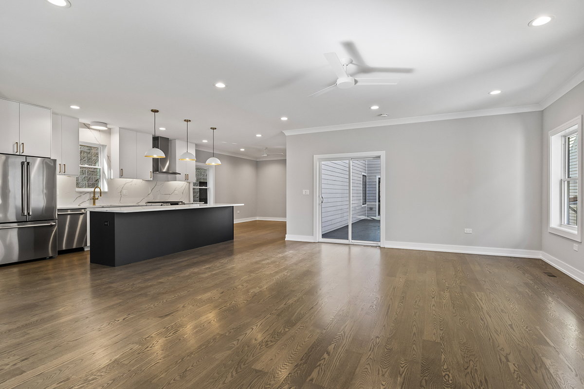6106 N Hermitage Avenue Property Photo 4