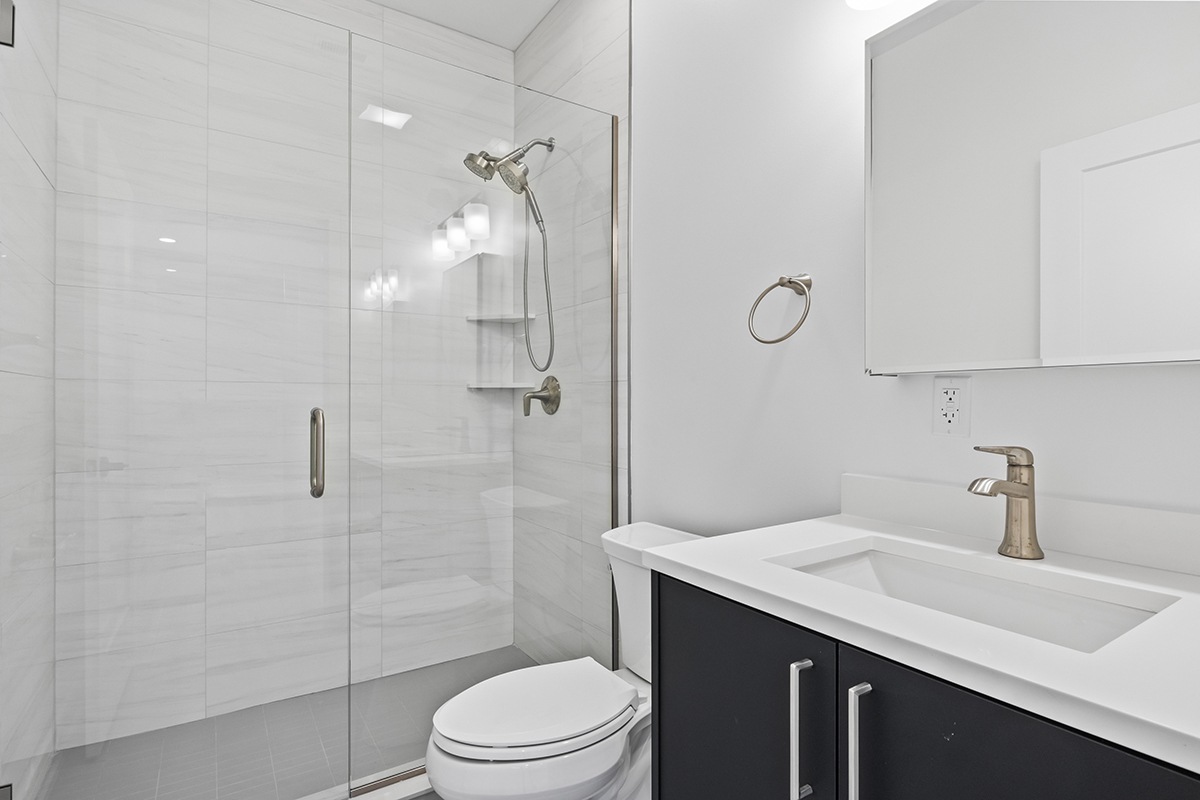 6106 N Hermitage Avenue Property Photo 24