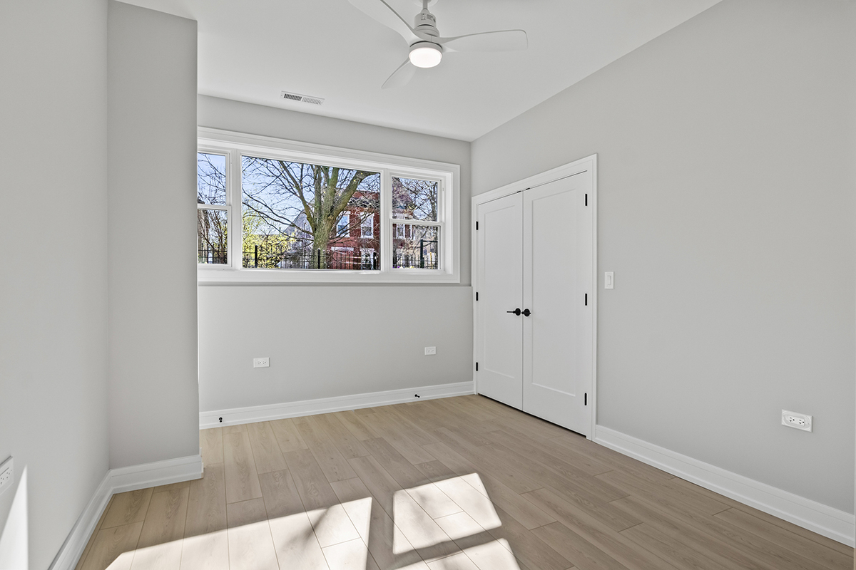6106 N Hermitage Avenue Property Photo 25