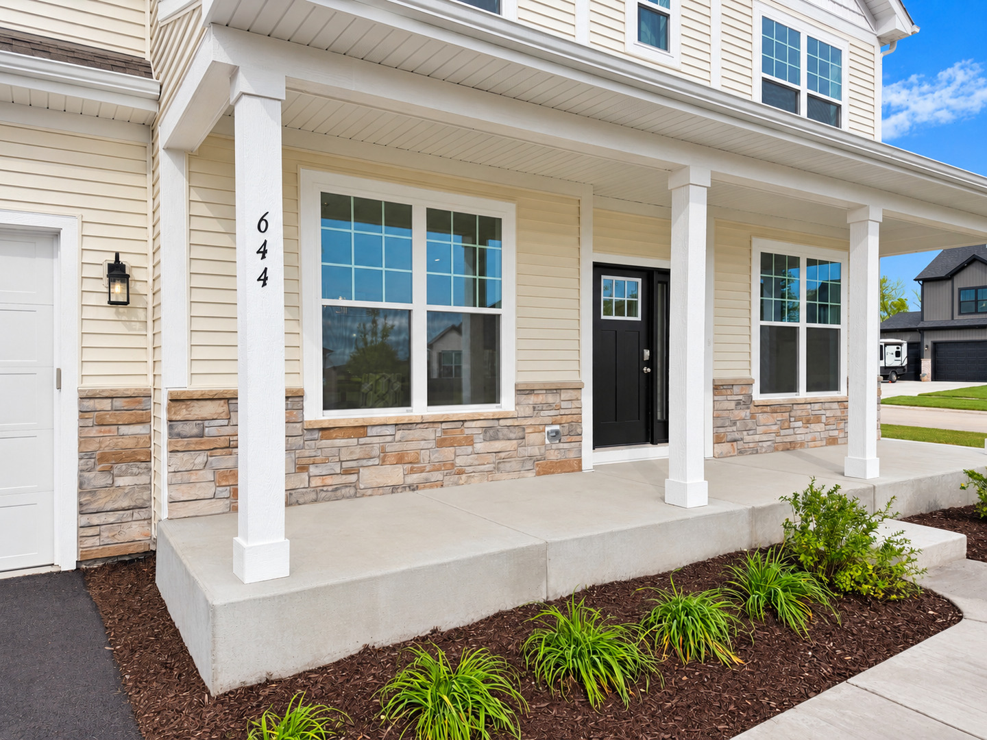 644 Houtz Circle Property Photo 4