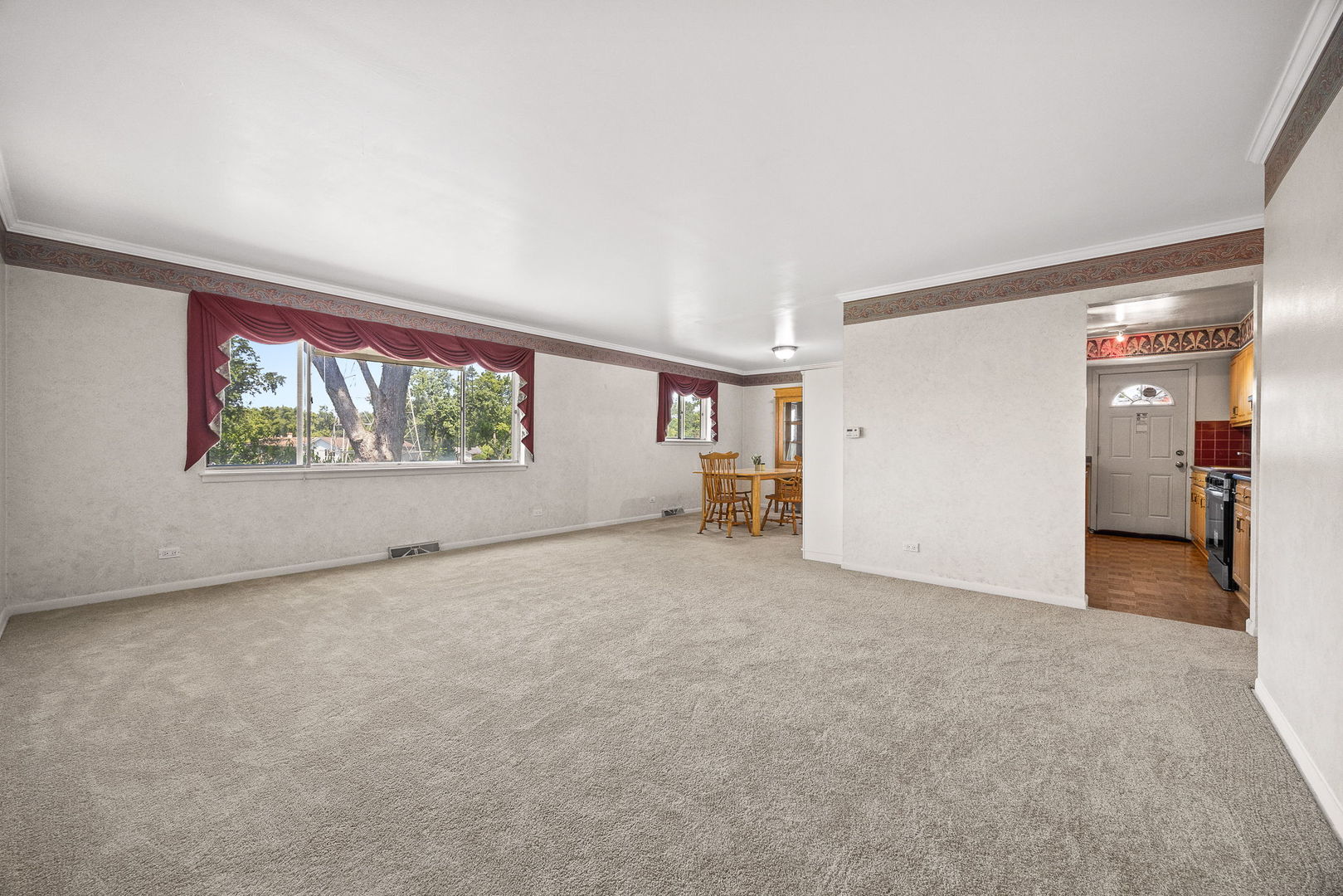 6308 Macarthur Drive Property Photo 4