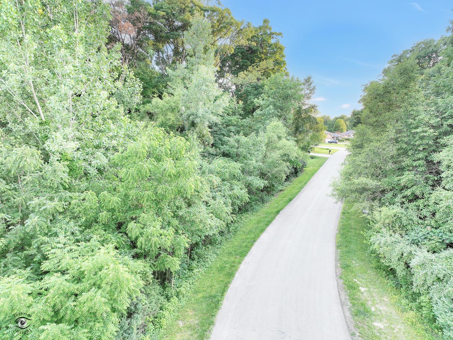 1268 Deer Path Property Photo 3