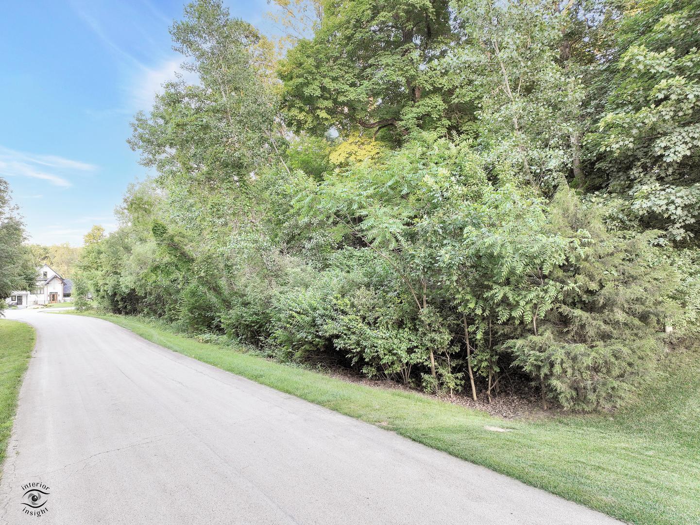 1268 Deer Path Property Photo 4