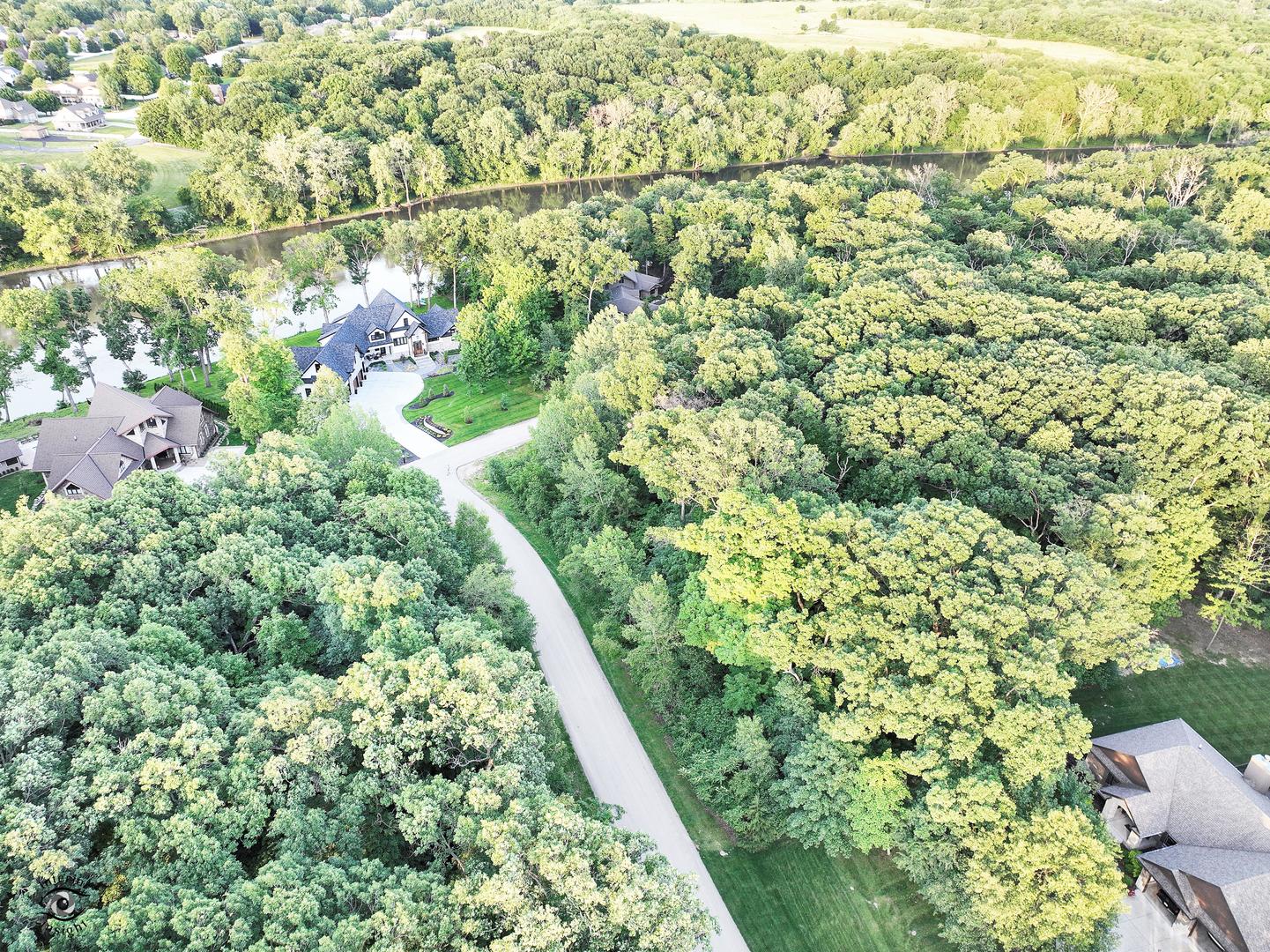 1268 Deer Path Property Photo 9
