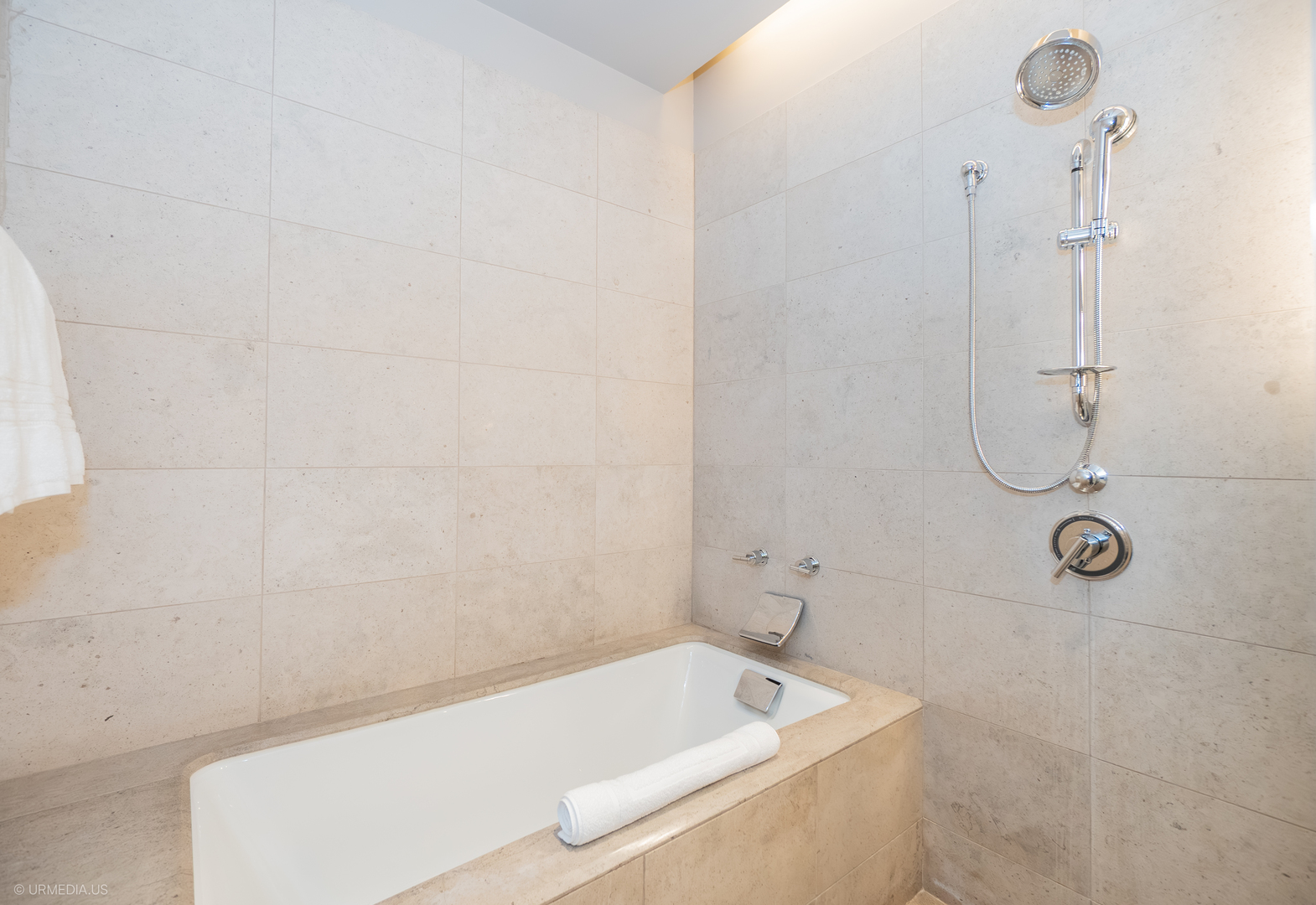 401 N Wabash Avenue 2530 Property Photo 14