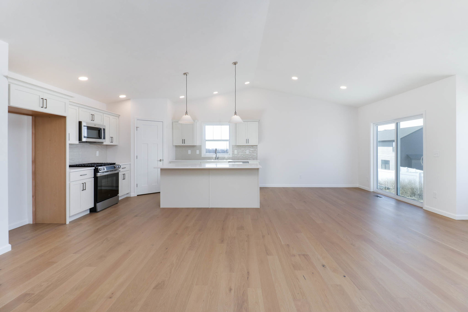 2503 Treeline Drive Property Photo 6