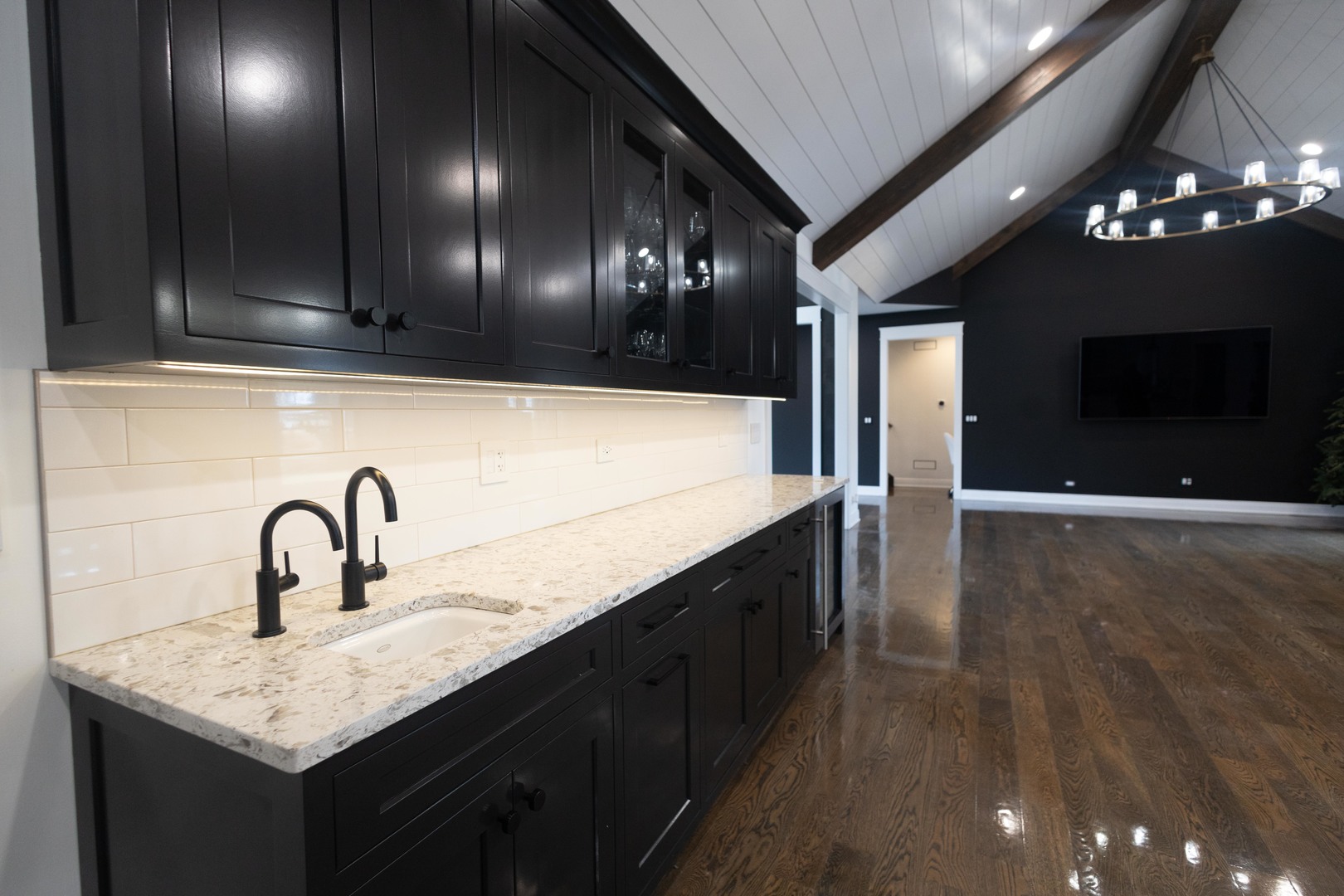 740 67th Place Property Photo 8