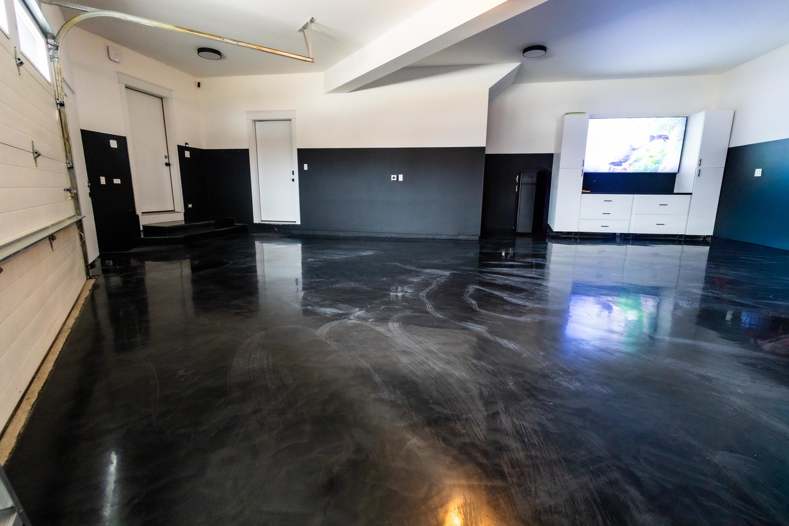 740 67th Place Property Photo 14