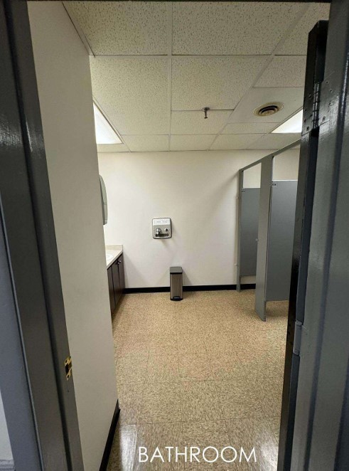 3000 Madison Street Property Photo 21