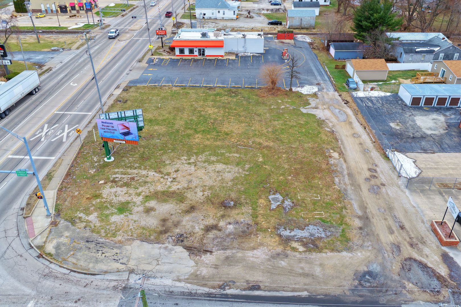 1712 N Bloomington Street Property Photo 2