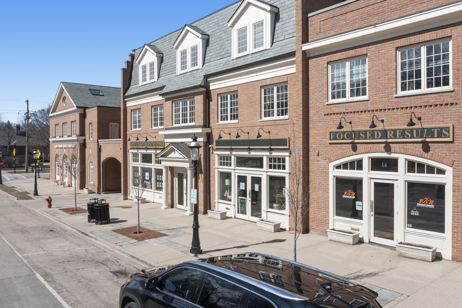 10 E Scranton Avenue Property Photo 1