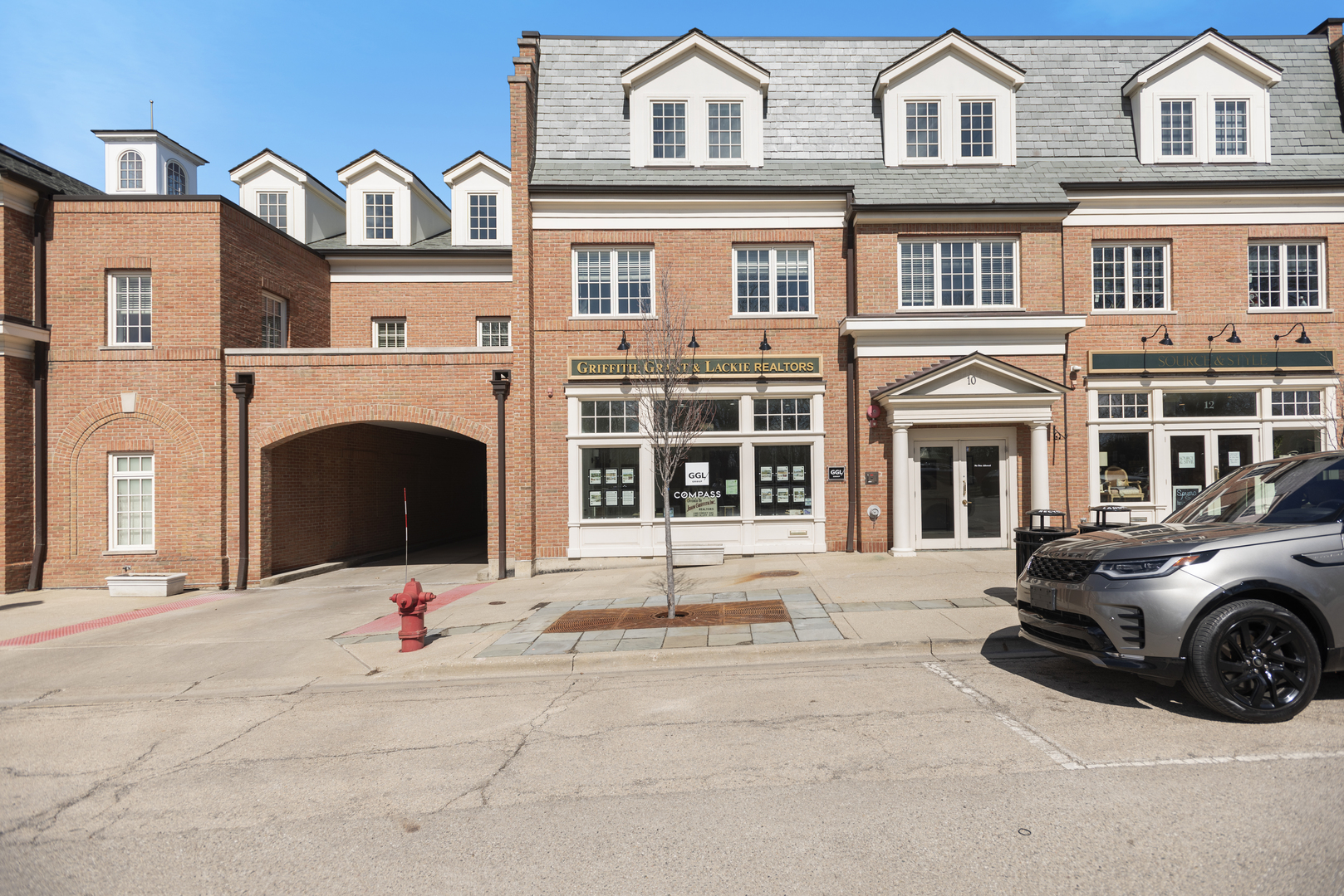 10 E Scranton Avenue Property Photo 2