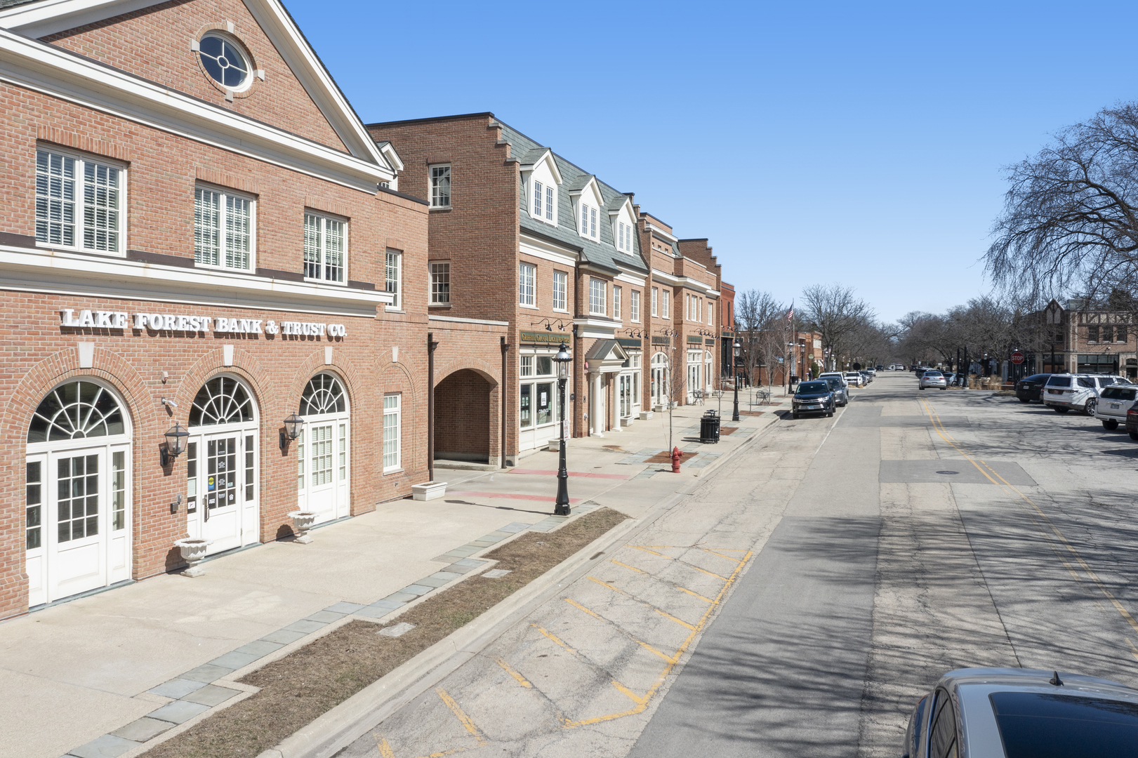 10 E Scranton Avenue Property Photo 3