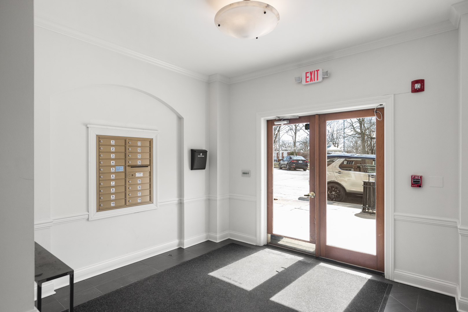 10 E Scranton Avenue Property Photo 9