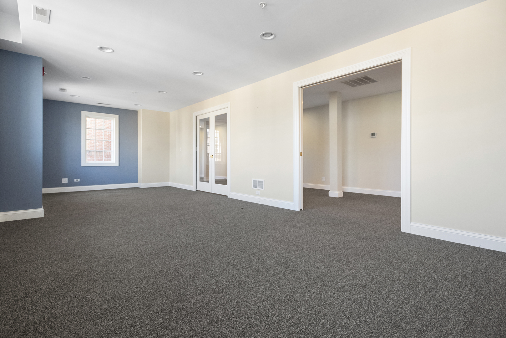 10 E Scranton Avenue Property Photo 13