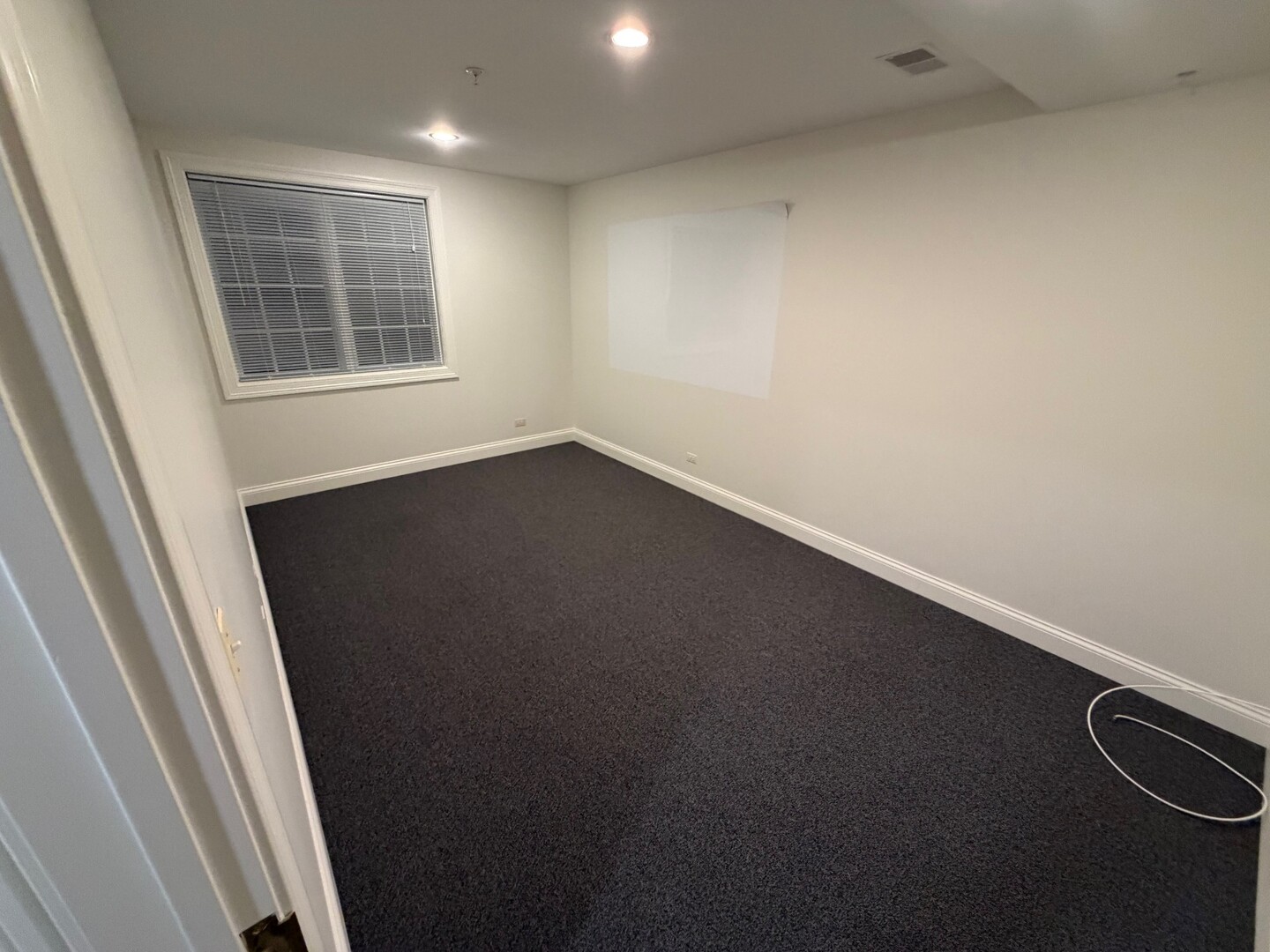 10 E Scranton Avenue Property Photo 16