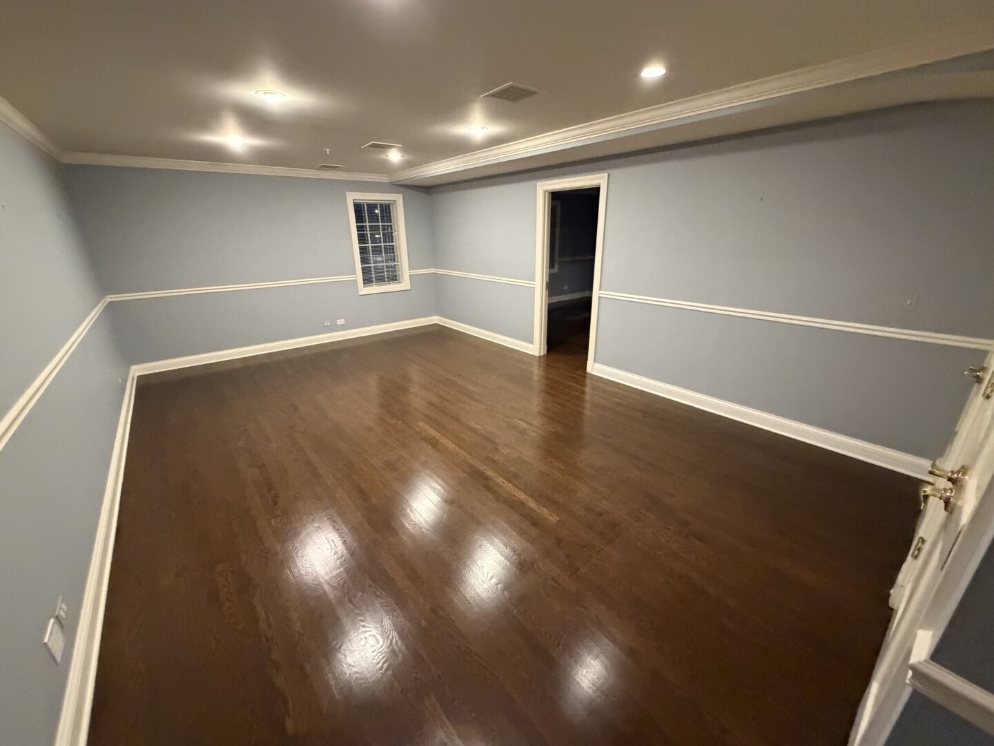 10 E Scranton Avenue Property Photo 18