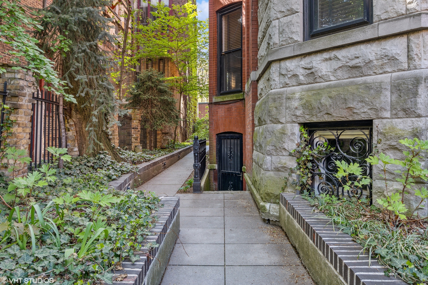 159 W Burton Place G Property Photo 3