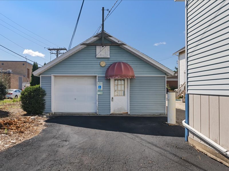 111 W Railroad Avenue Property Photo 6
