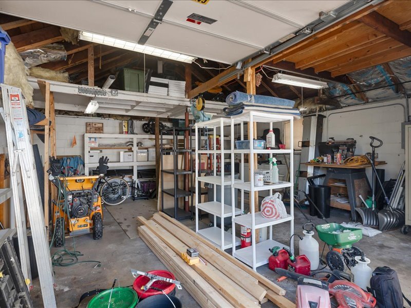 111 W Railroad Avenue Property Photo 7