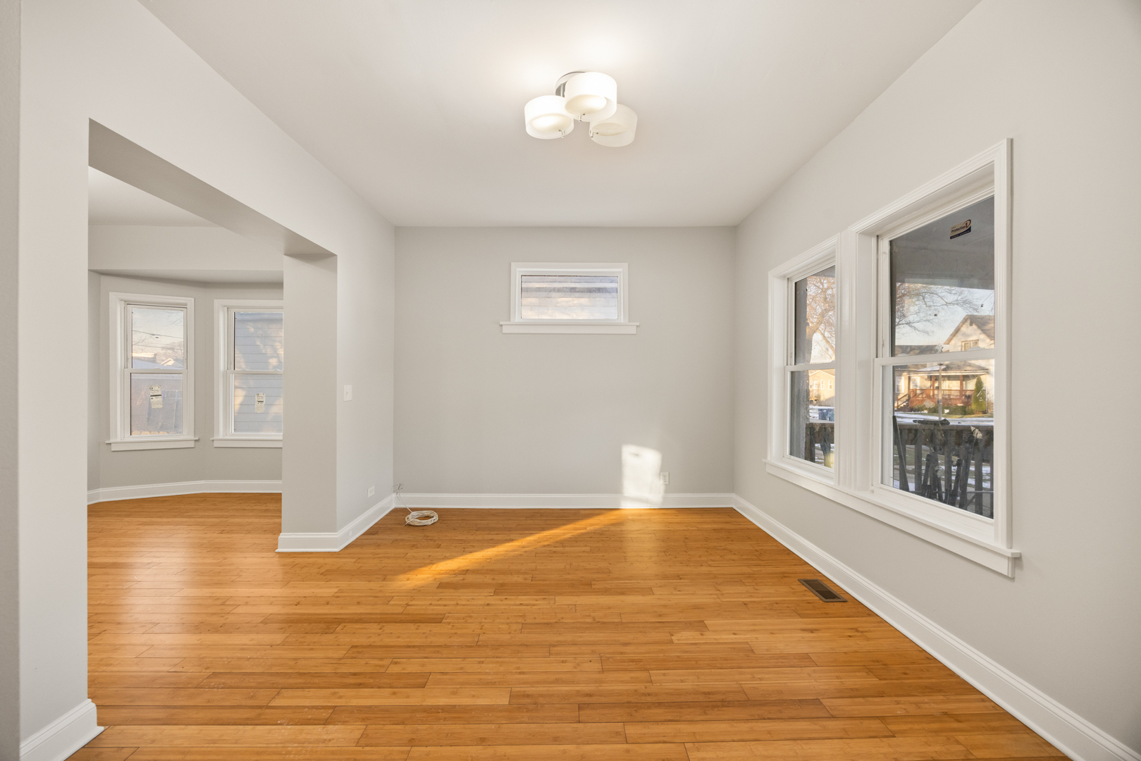 1118 S 7th Avenue Property Photo 6