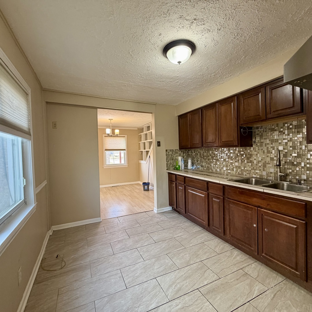 1475 Lincoln Avenue Property Photo 6
