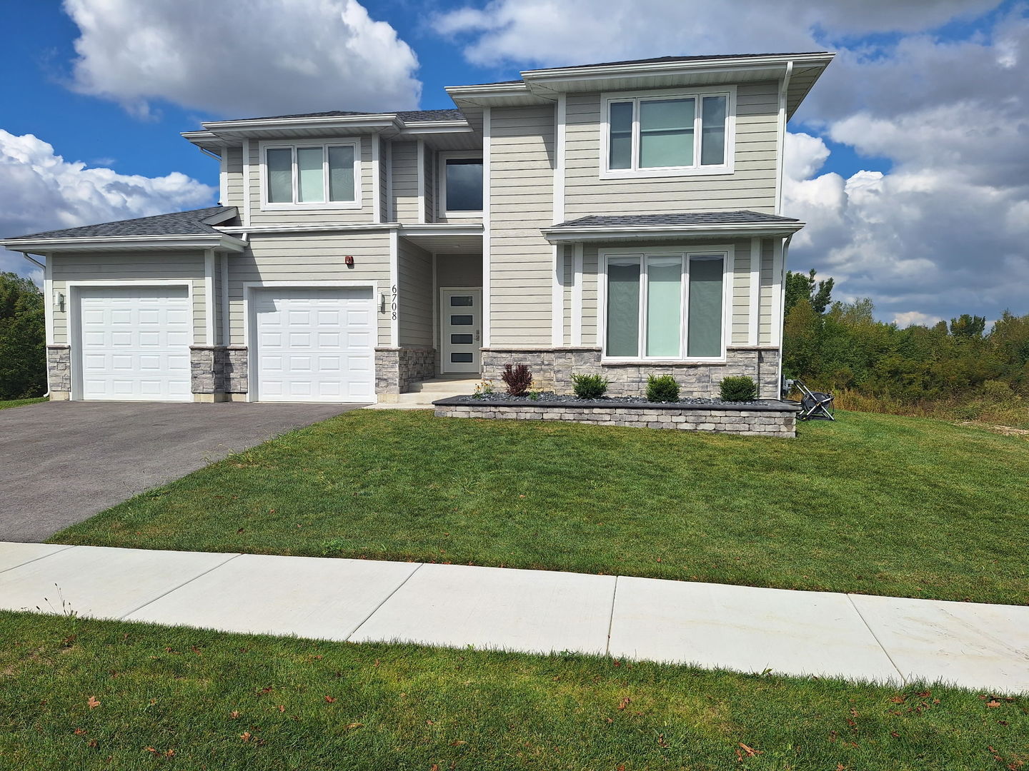 6704 Bridle Path Drive Property Photo 1