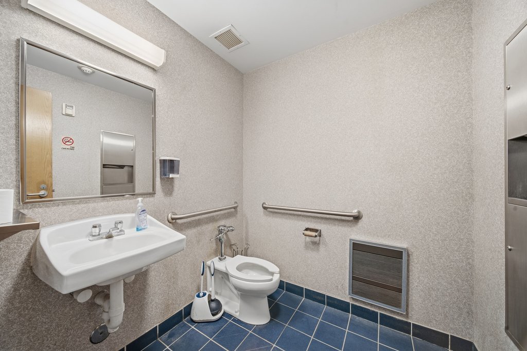 921 S State Street Property Photo 17