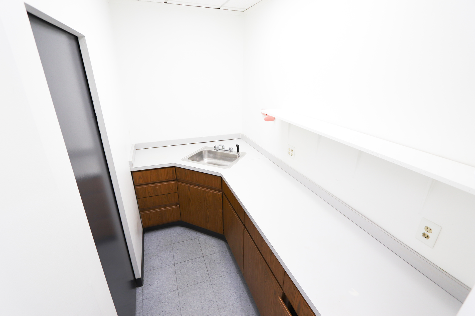 6816 W Archer Avenue Property Photo 9