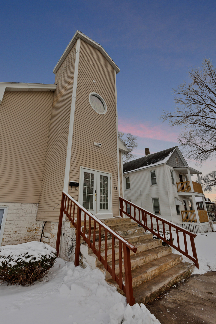 194 N Entrance Avenue Property Photo 4