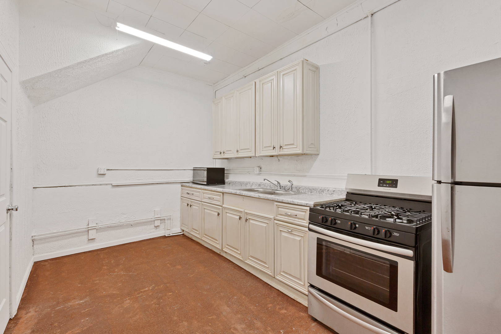 194 N Entrance Avenue Property Photo 32