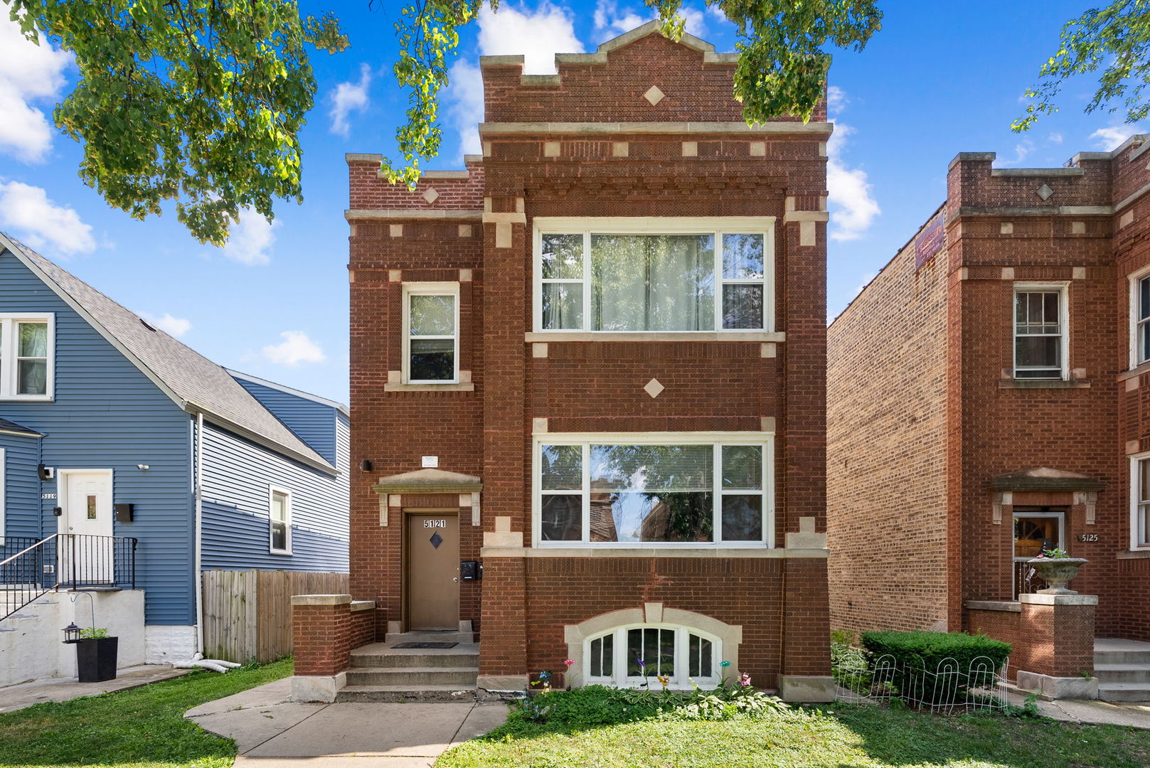 5121 W Henderson Avenue Property Photo 1