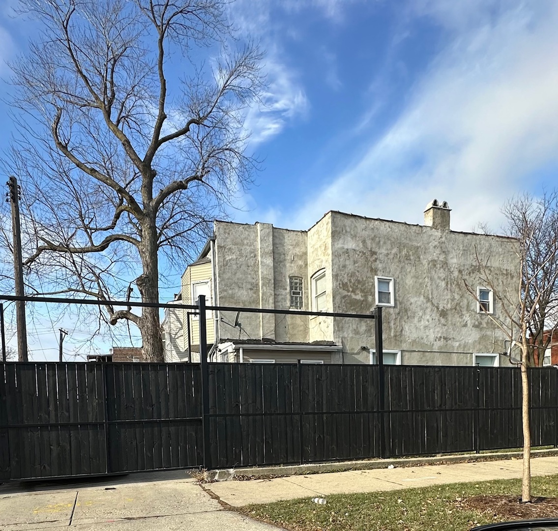 4503 W Congress Parkway Property Photo 8