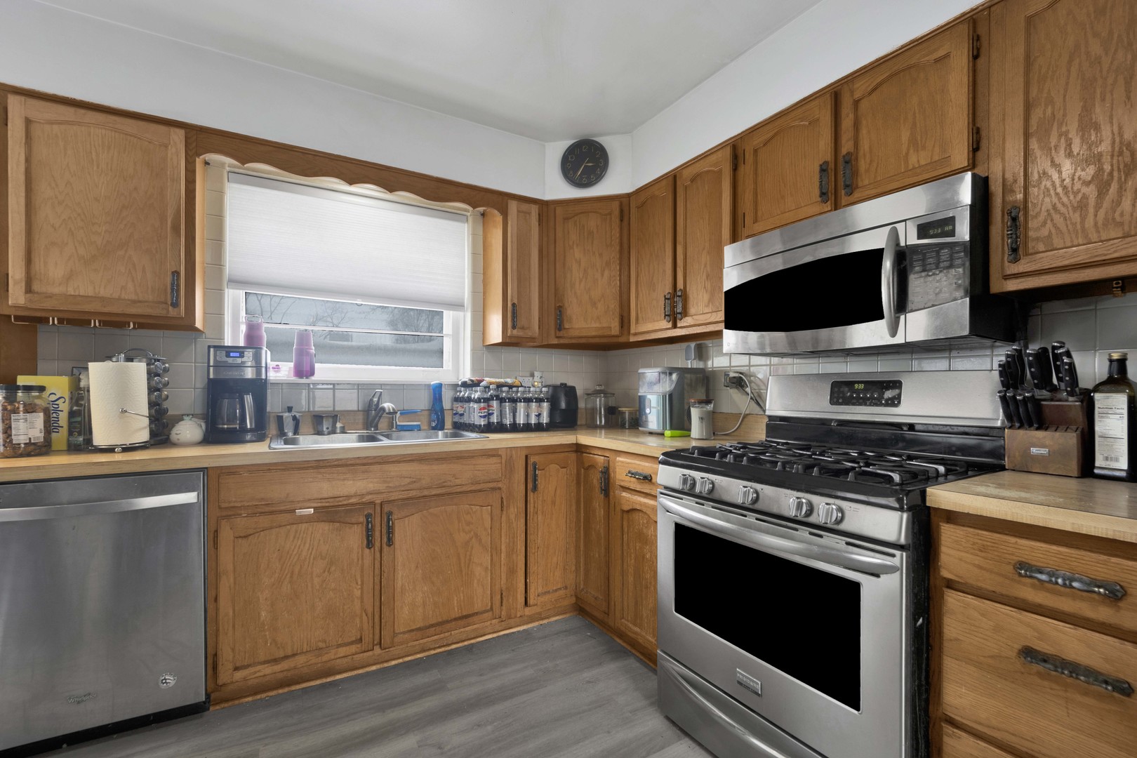 5265 W Devon Avenue Property Photo 5