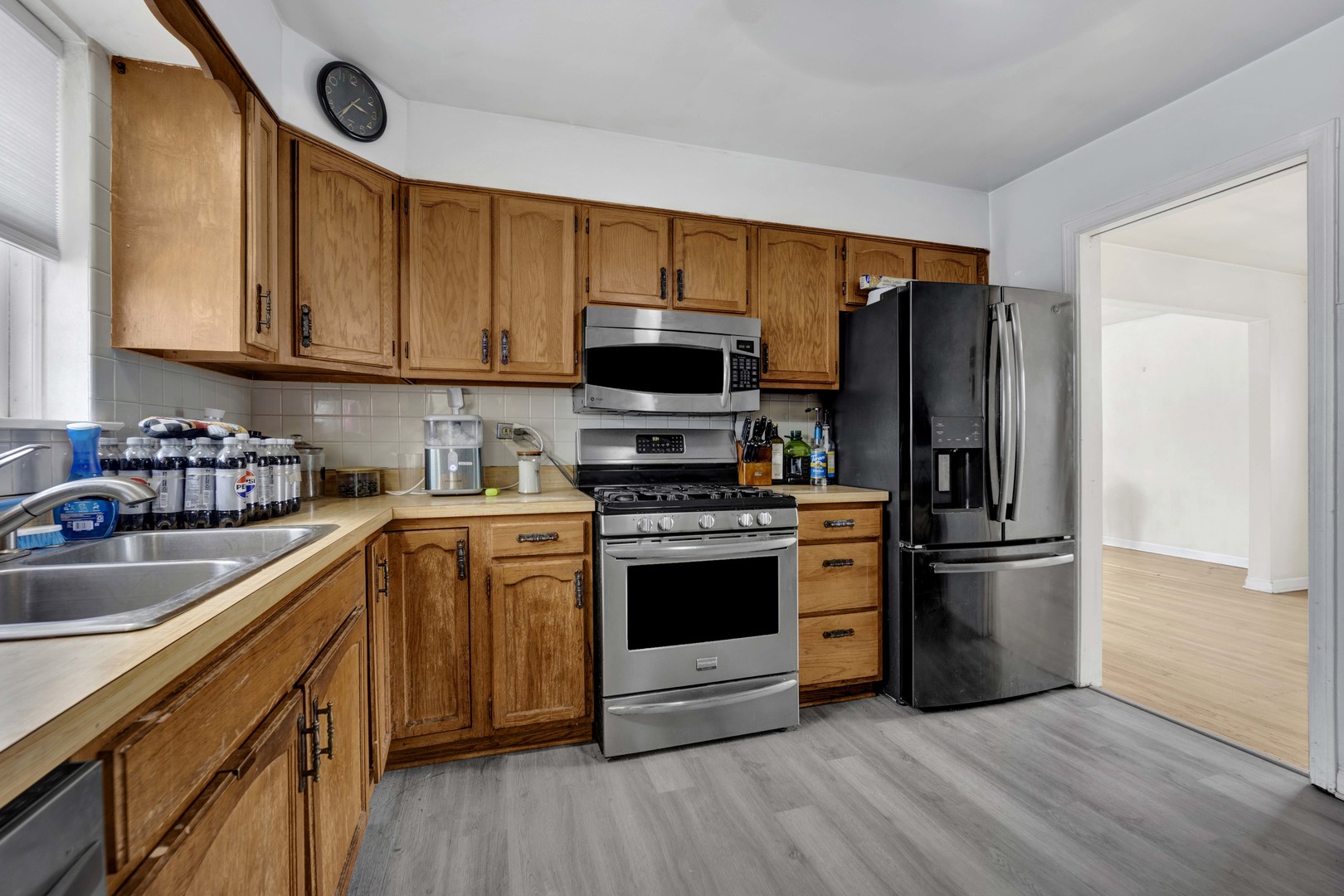 5265 W Devon Avenue Property Photo 6