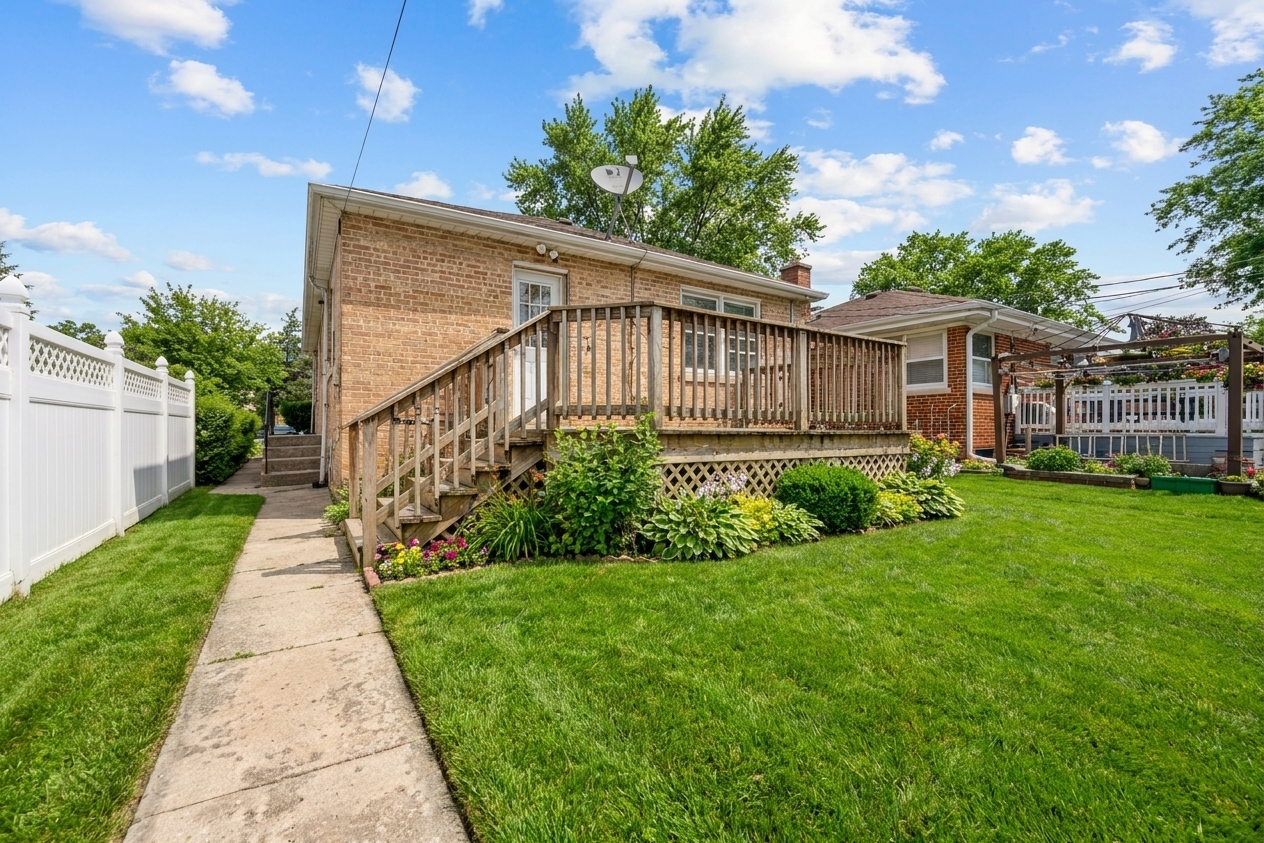 5265 W Devon Avenue Property Photo 17